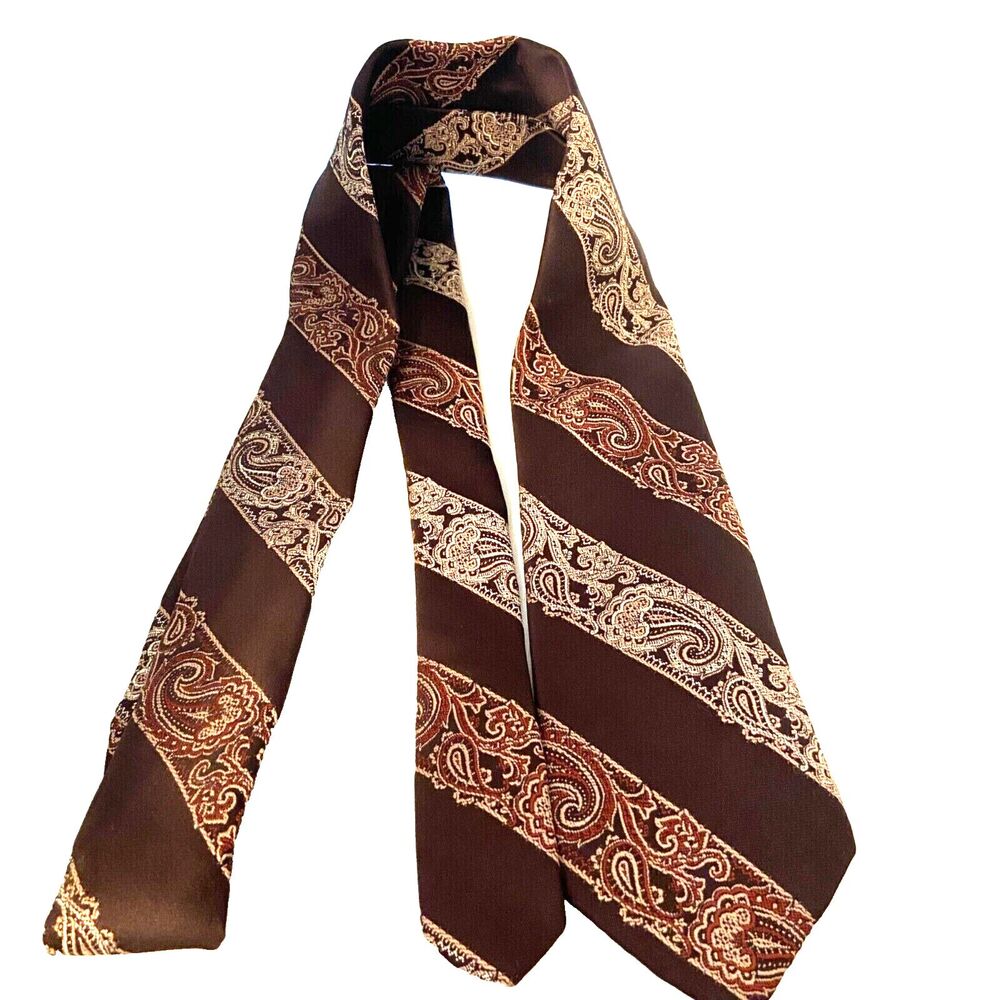 #5885 Cervantes VTG Narrow Brown and Dark Brown Paisley Mens Necktie. Tie 54x3